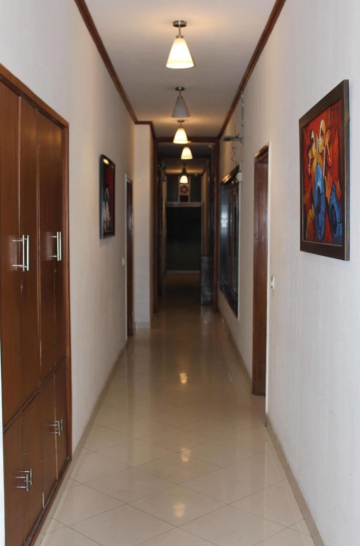 Hotel Comfort Zone Greater Kailash New Delhi Exterior photo